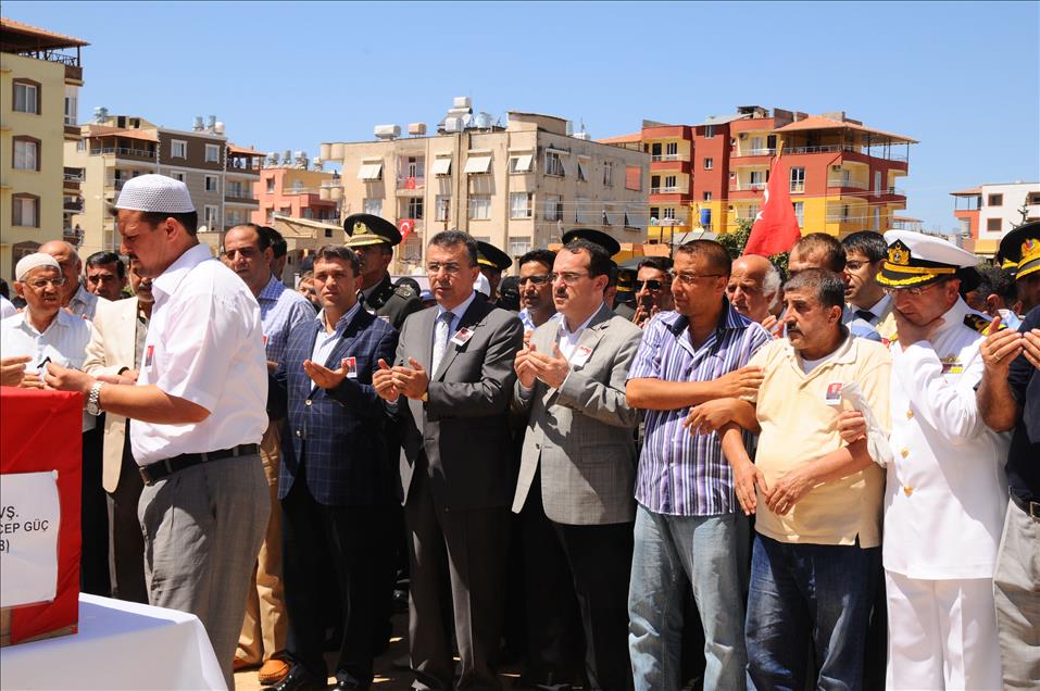 SIRNAK'TA ASKERLERI TASIYAN ARACIN DEVRILMESI