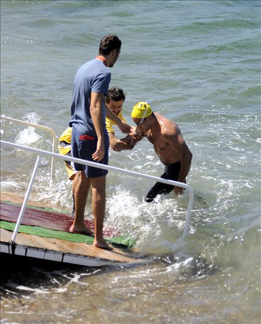 CANAKKALE BOGAZI'NI YUZEREK GECME YARISMASI