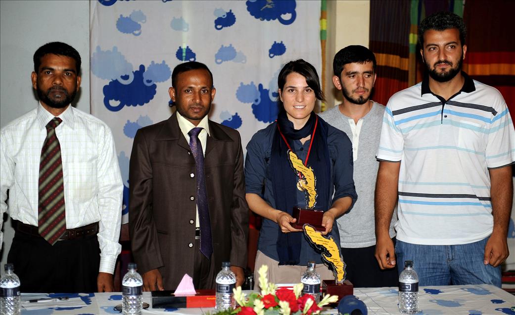 AA FOTO MUHABIRINE ARAKAN'DA PLAKET VERILDI