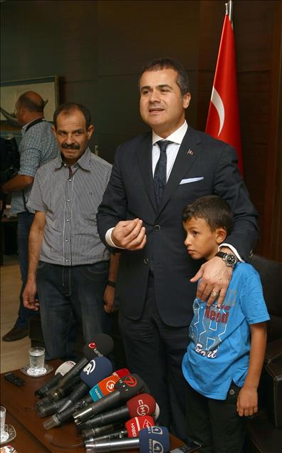 BAKAN KILIC, MARMARISLI SELAHI ILE BIRARAYA GELDI