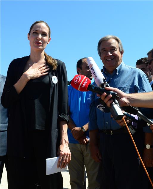 ANGELINA JOLIE, SURIYELI SIGINMACILARI ZIYARET ETTI