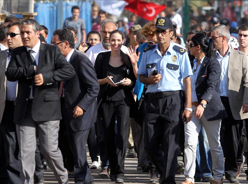 BM OZEL TEMSILCISI UNLU AKTRIS ANGELINA JOLIE, ISLAHIYE DEKI SUR