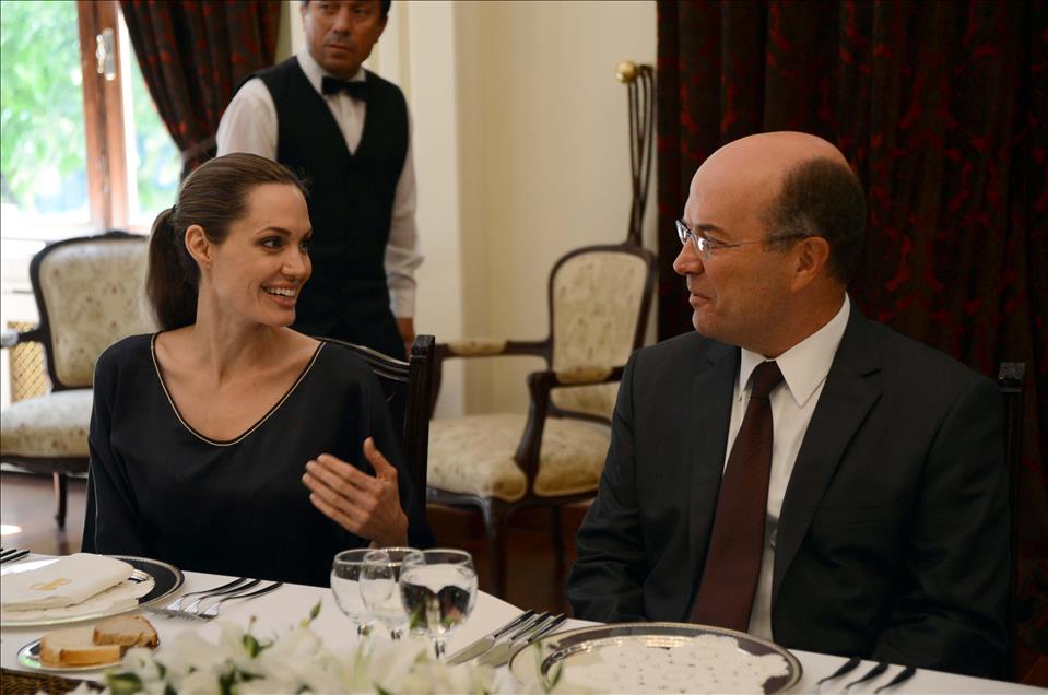 BMMYK OZEL TEMSILCISI ANGELINA JOLIE