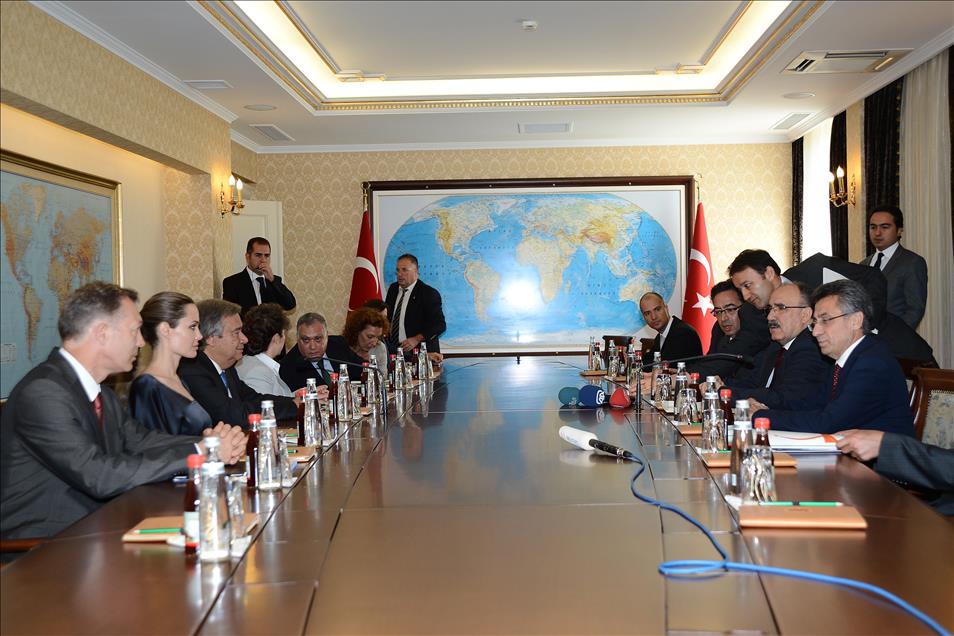 BMMYK OZEL TEMSILCISI ANGELINA JOLIE