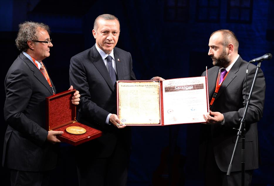 BASBAKAN ERDOGAN'A "ISA BEY ISHAKOVIC" ODULU