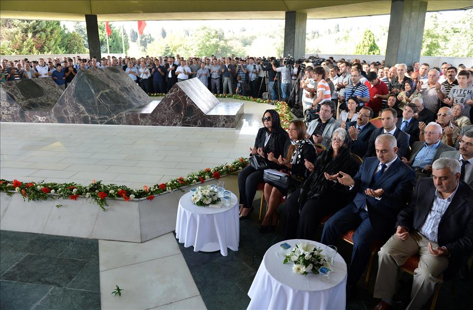 ADNAN MENDERES, MEZARI BASINDA ANILDI