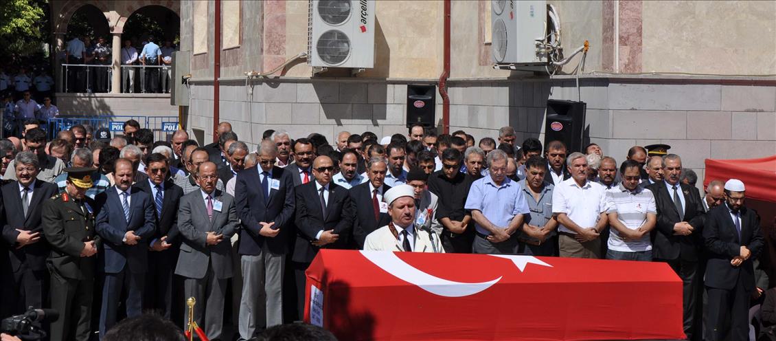 SEHITLERIMIZI UGURLUYORUZ