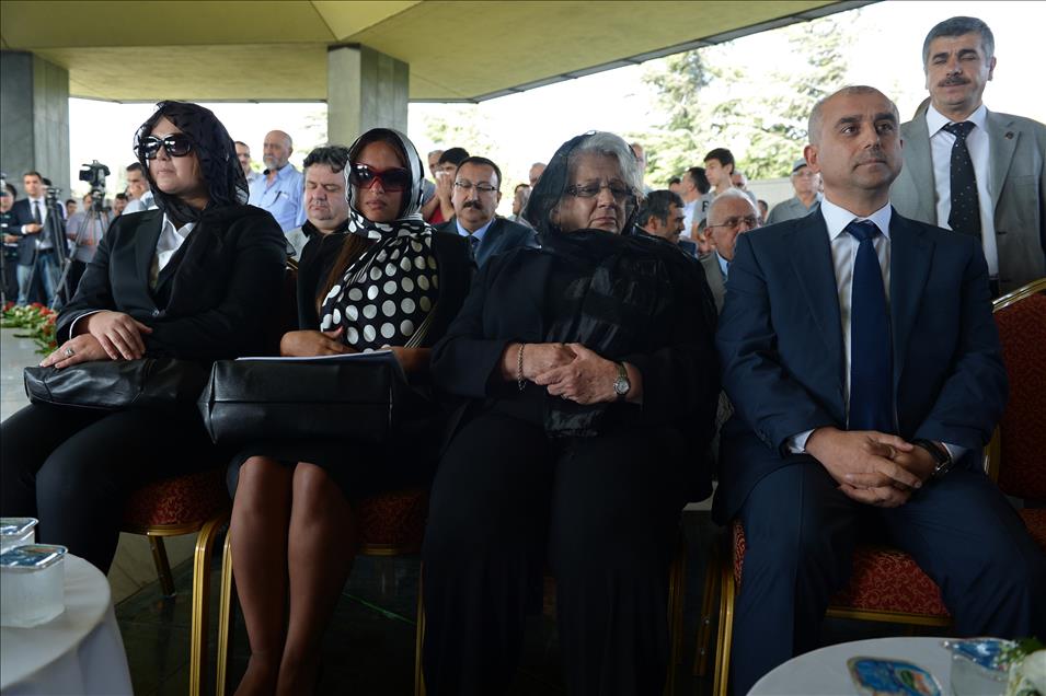 ADNAN MENDERES, MEZARI BASINDA ANILDI