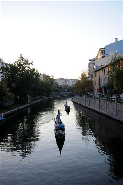ESKISEHIR'IN GONDOLLARI VENEDIK'I ARATMIYOR