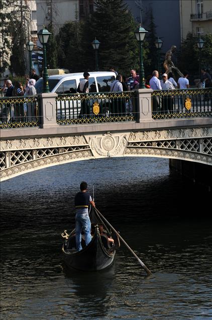 ESKISEHIR'IN GONDOLLARI VENEDIK'I ARATMIYOR