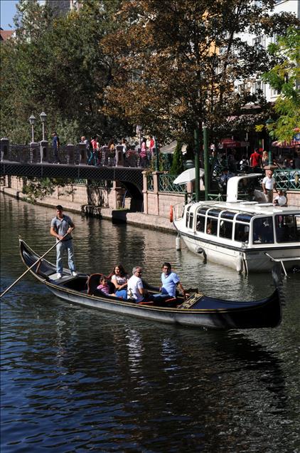 ESKISEHIR'IN GONDOLLARI VENEDIK'I ARATMIYOR