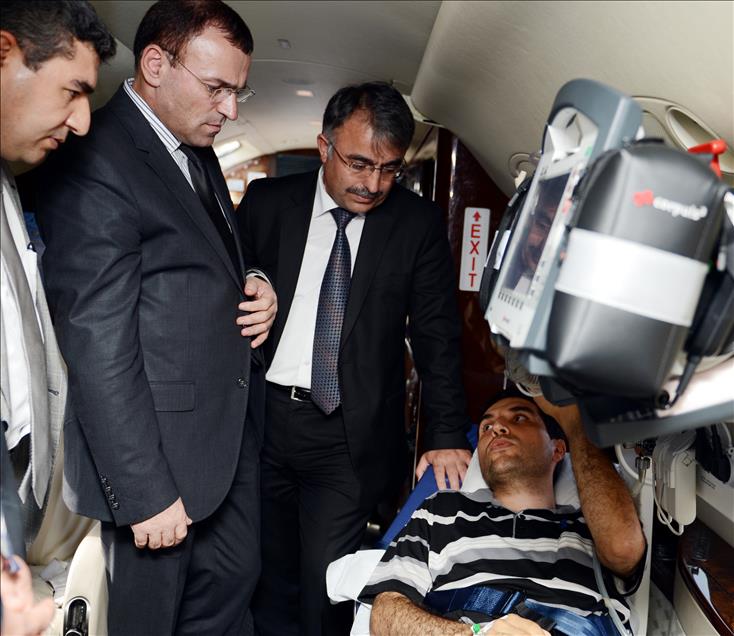 SOMALI'DE YARALANAN TIKA UZMANI ICIN AMBULANS UCAK
