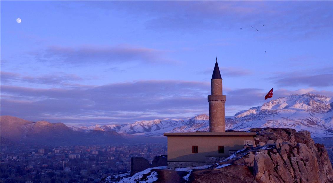 AY'IN BINBIR HALI