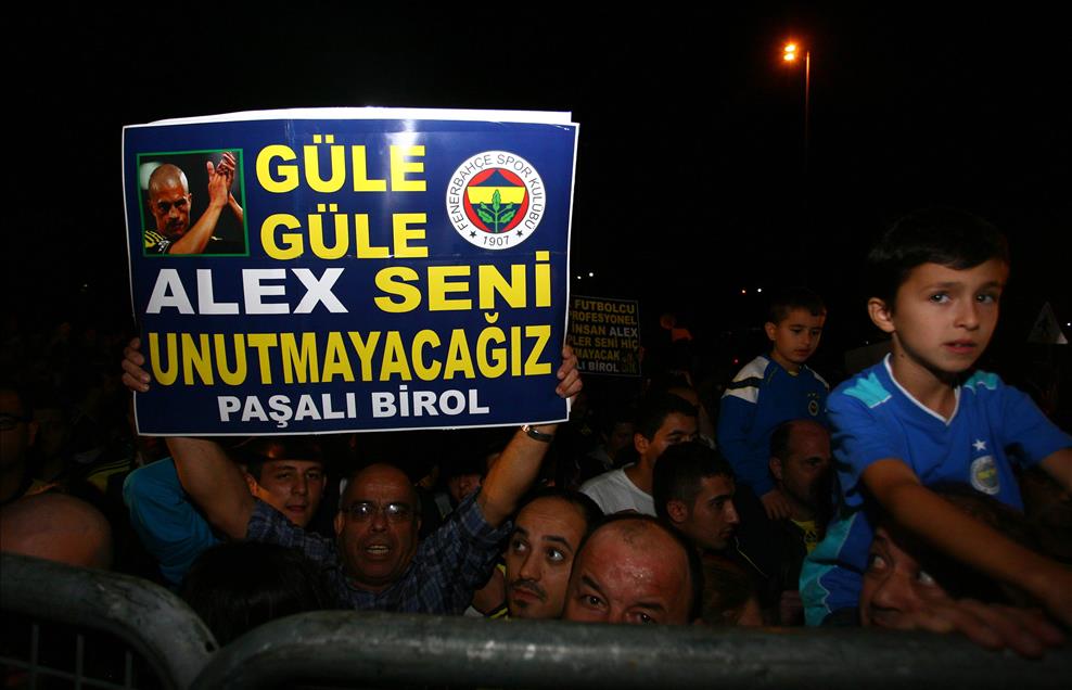 FENERBAHCELILER ALEX'E VEDA ETTI