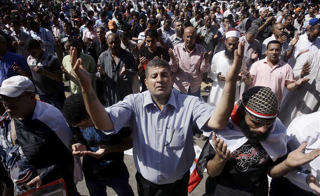 TAHRIR MEYDANI'NDA PROTESTO GOSTERILERI