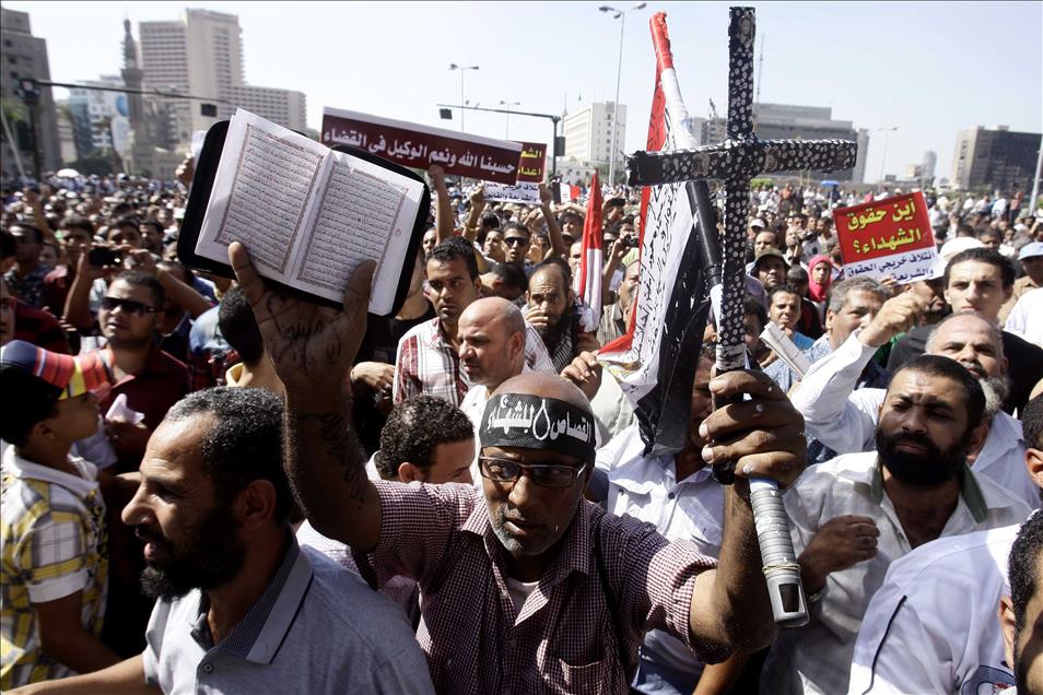 TAHRIR MEYDANI'NDA PROTESTO GOSTERILERI