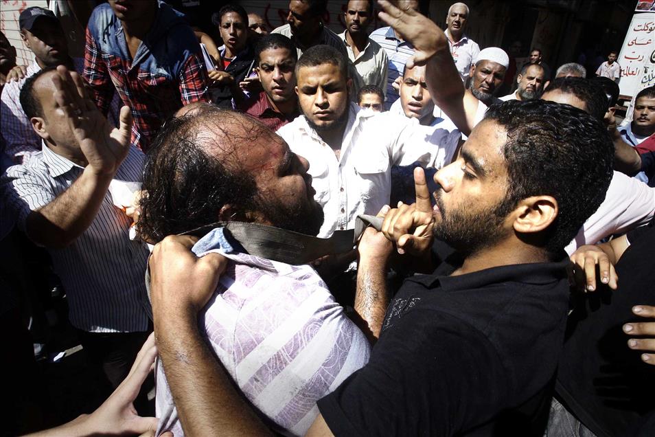 TAHRIR MEYDANI'NDA PROTESTO GOSTERILERI