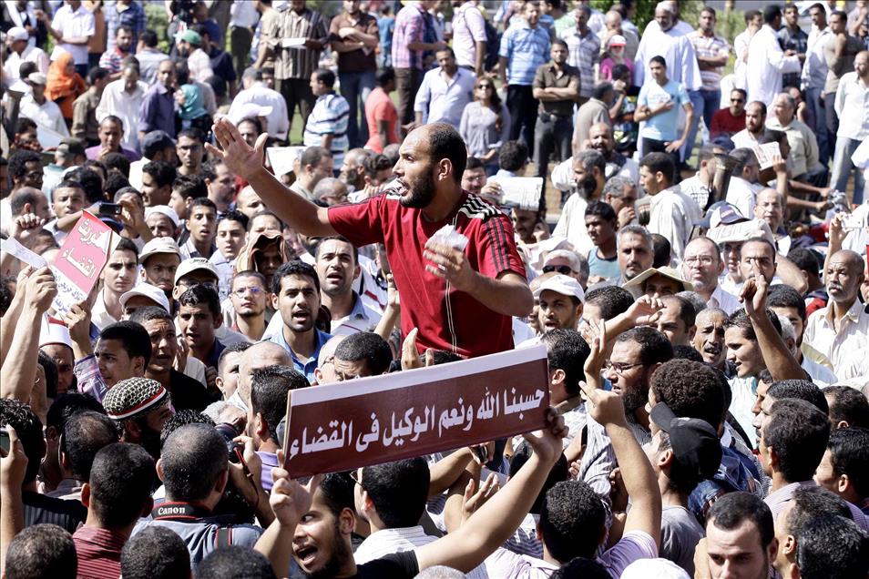 TAHRIR MEYDANI'NDA PROTESTO GOSTERILERI