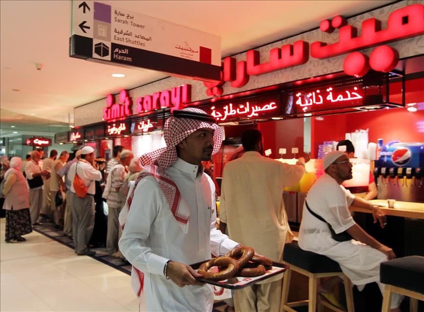 ISTANBUL'DAN MEKKE'YE SIMIT SERVISI