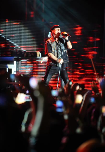 EFSANE GRUP SCORPIONS IZMIR'DE KONSER VERDI