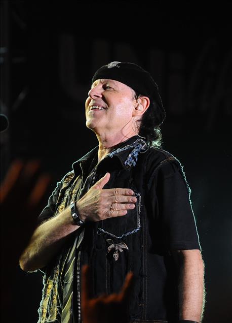 EFSANE GRUP SCORPIONS IZMIR'DE KONSER VERDI
