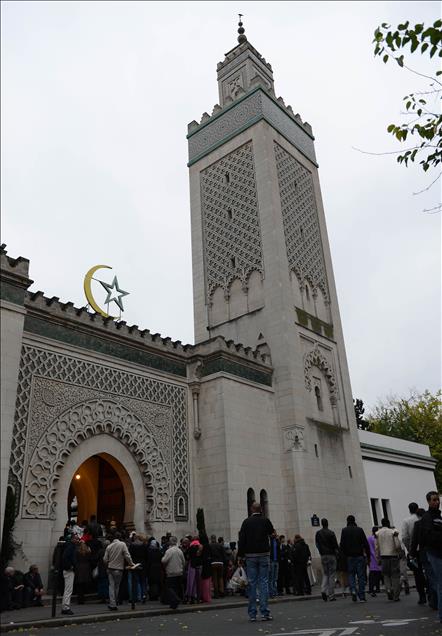PARIS'TE BAYRAM NAMAZI