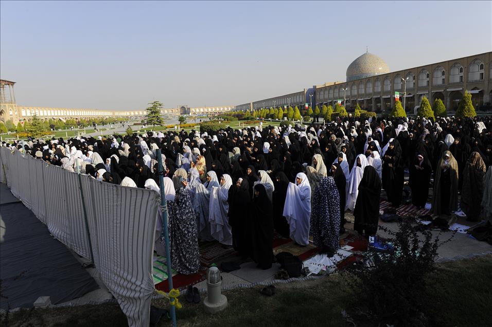 IMAM HUMEYNI MEYDANI'NDA KURBAN BAYRAMI NAMAZI