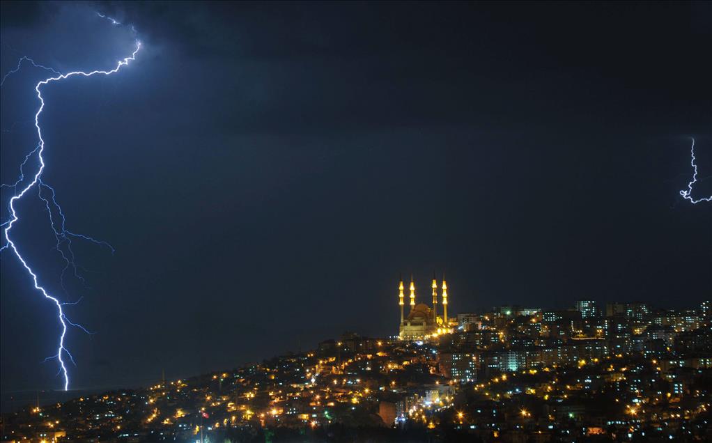 SIMSEKLER GECEYI AYDINLATTI