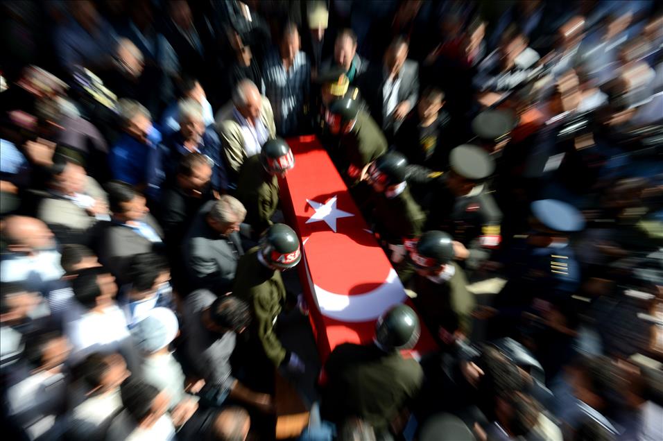 DIYARBAKIR'DA ASKERI HELIKOPTERIN DUSMESI