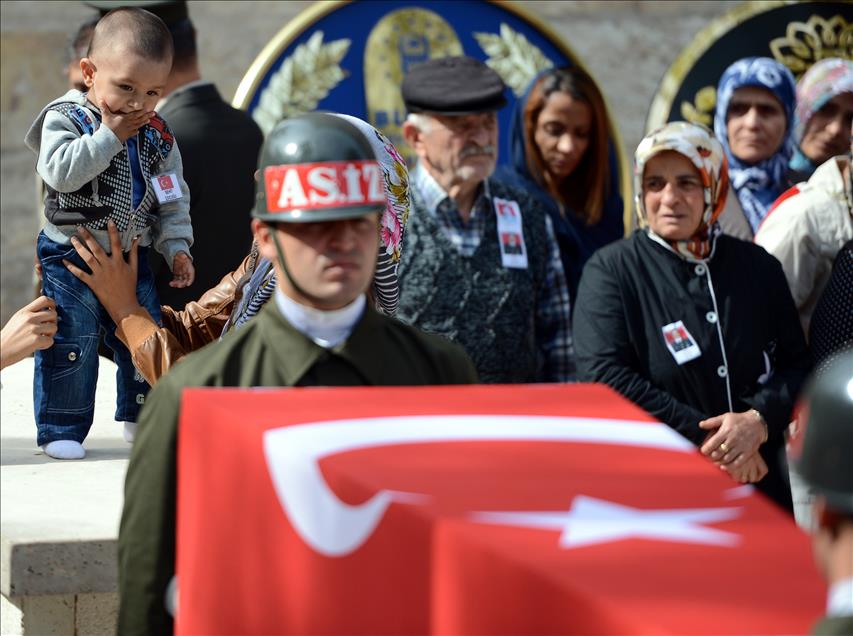 DIYARBAKIR'DA ASKERI HELIKOPTERIN DUSMESI