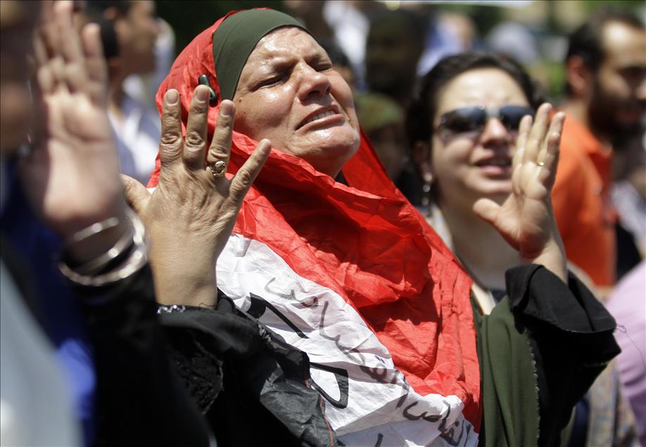 TAHRIR'DE MILYONLUK GOSTERI
