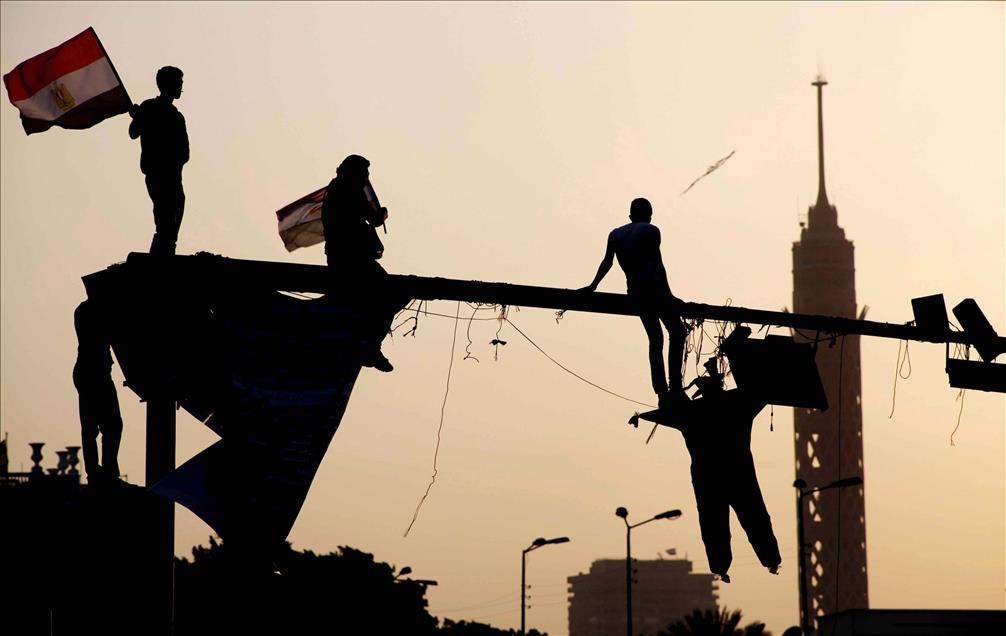 TAHRIR'DE PROTESTOLAR DEVAM EDIYOR.