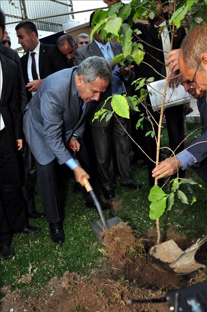 BASBAKAN YARDIMCISI BULENT ARINC'IN YEMEN ZIYARETI