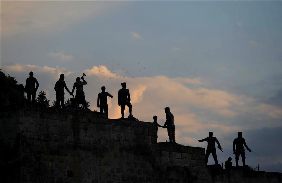 GUN BATIMINDA GAZIANTEP KALESI