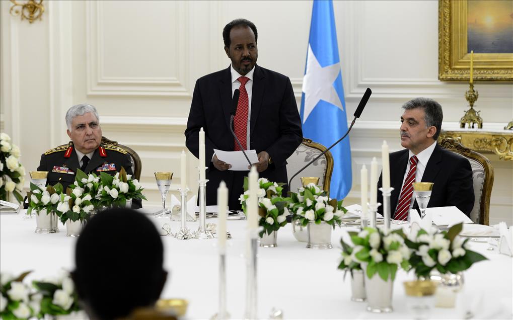 GUL'DEN SOMALI CUMHURBASKANI MAHMUD ONURUNA AKSAM YEMEGI