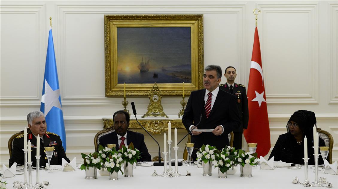 GUL'DEN SOMALI CUMHURBASKANI MAHMUD ONURUNA AKSAM YEMEGI