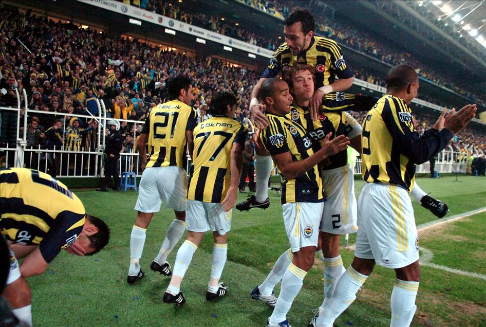 FENERBAHCELI FUTBOLCULARIN GOL SEVINCI