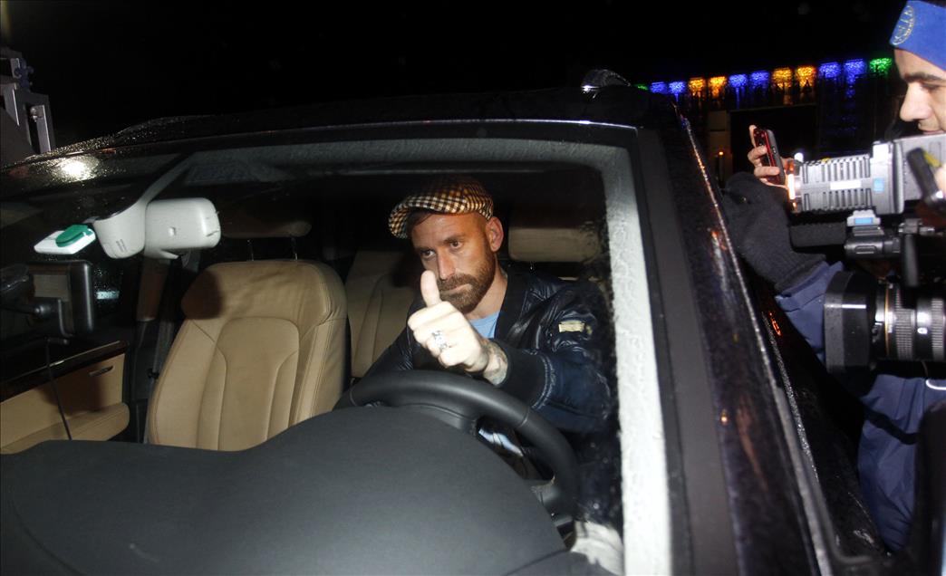 FENERBAHCE'DE AYKUT KOCAMAN'IN ISTIFASI