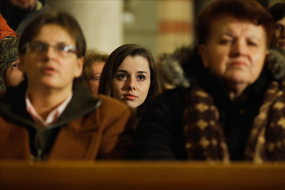 BALKANLARDA HIRISTIYANLAR NOEL BAYRAMINI KUTLUYOR