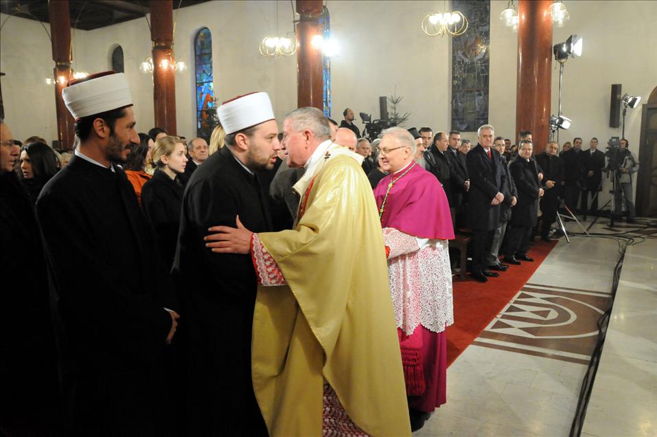 BALKANLARDA HIRISTIYANLAR NOEL BAYRAMINI KUTLUYOR