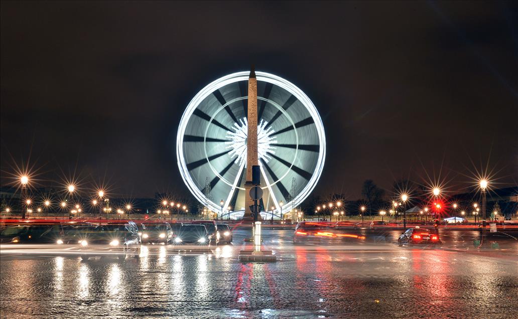 PARIS'TE YILBASI ISIKLARI