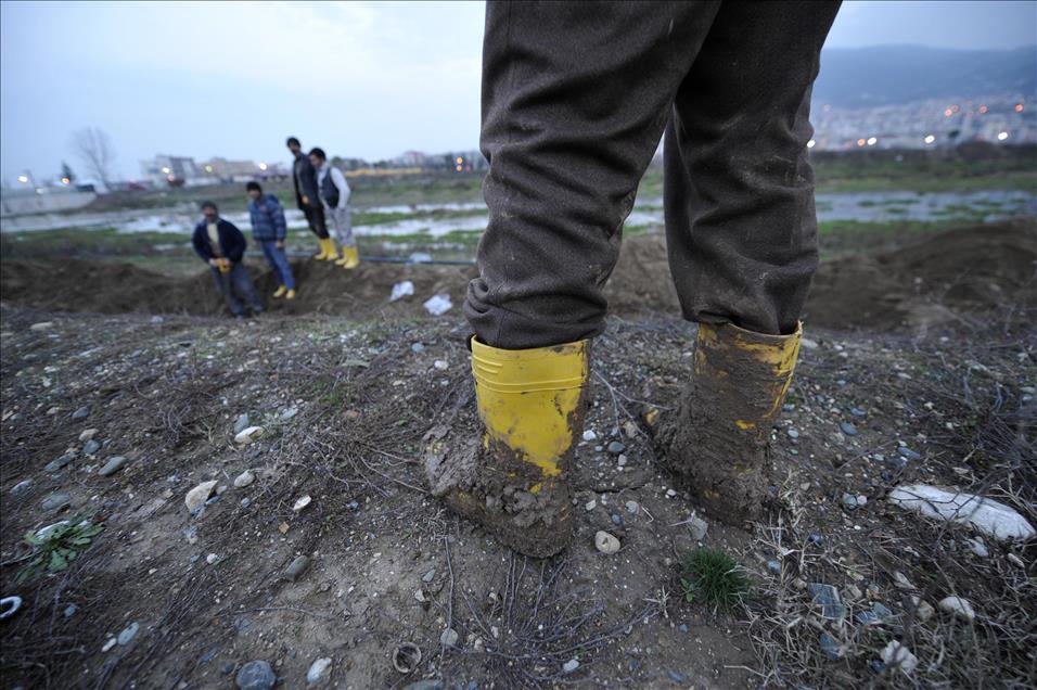 YENI YILA CALISARAK GIRDILER