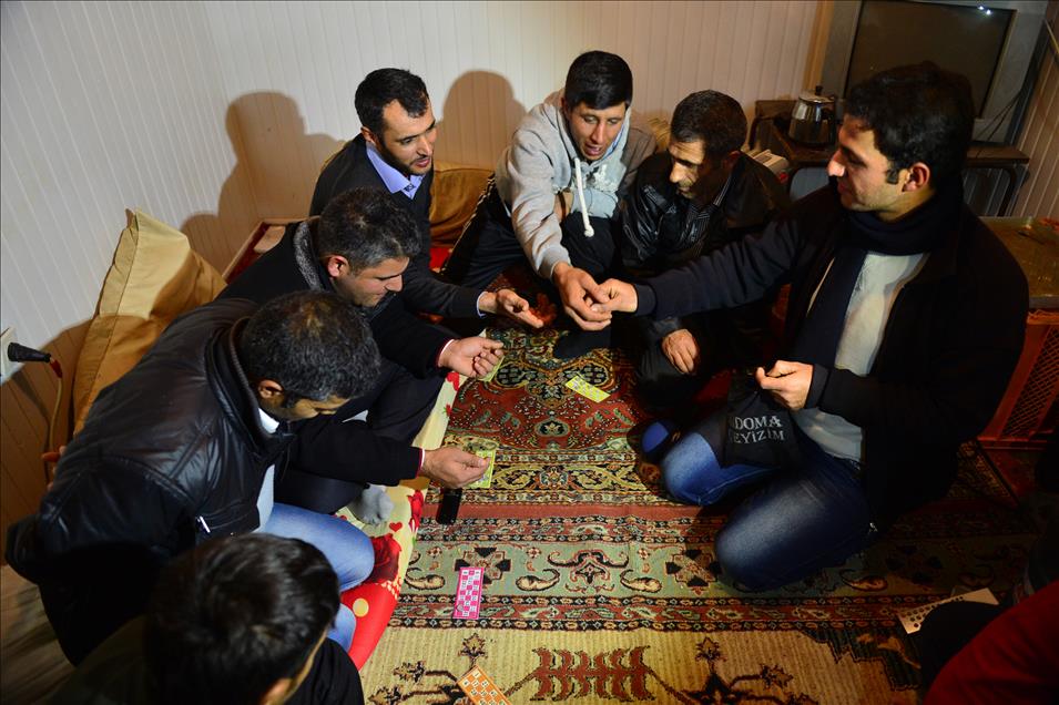 YENI YILA CALISARAK GIRDILER