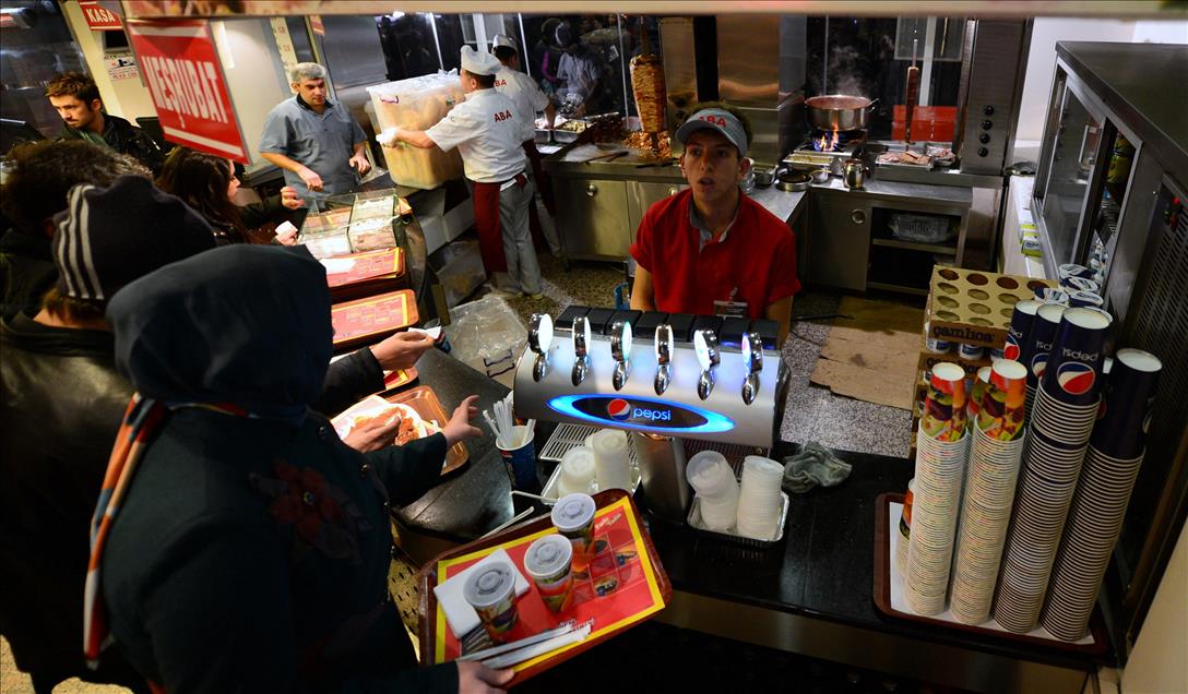 YENI YILA CALISARAK GIRDILER