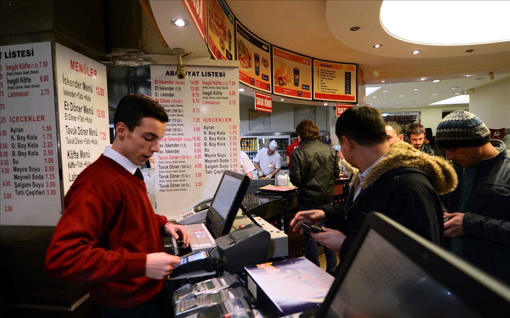 YENI YILA CALISARAK GIRDILER