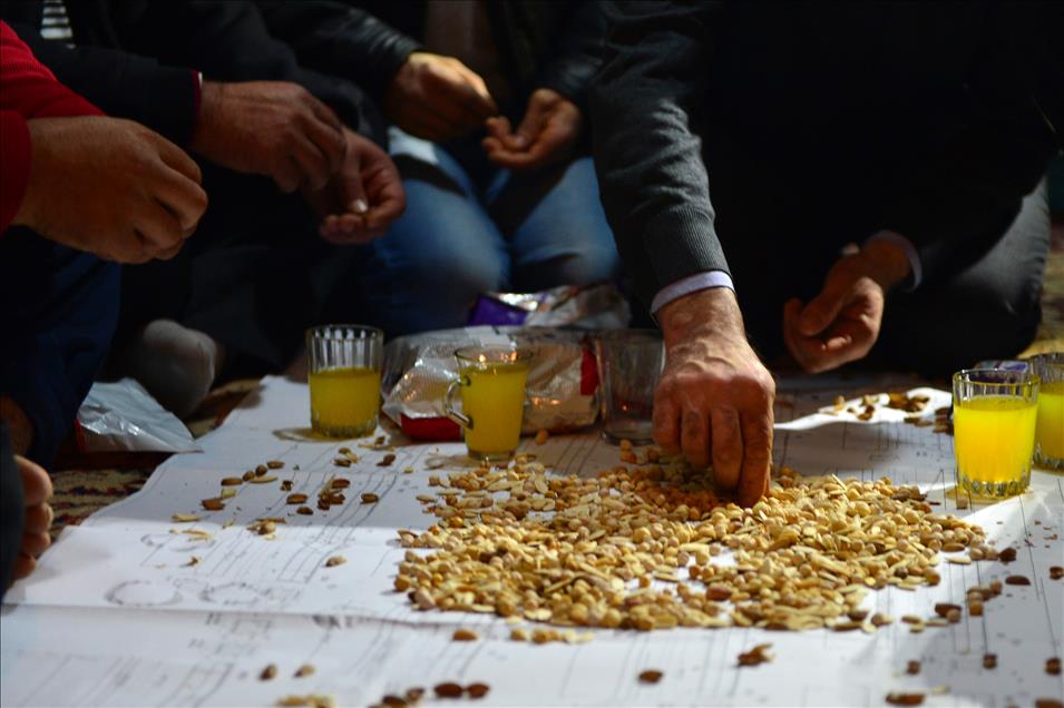 YENI YILA CALISARAK GIRDILER