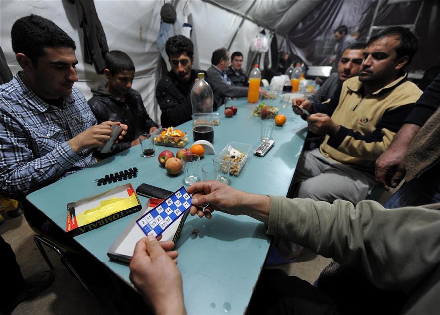 YENI YILA CALISARAK GIRDILER