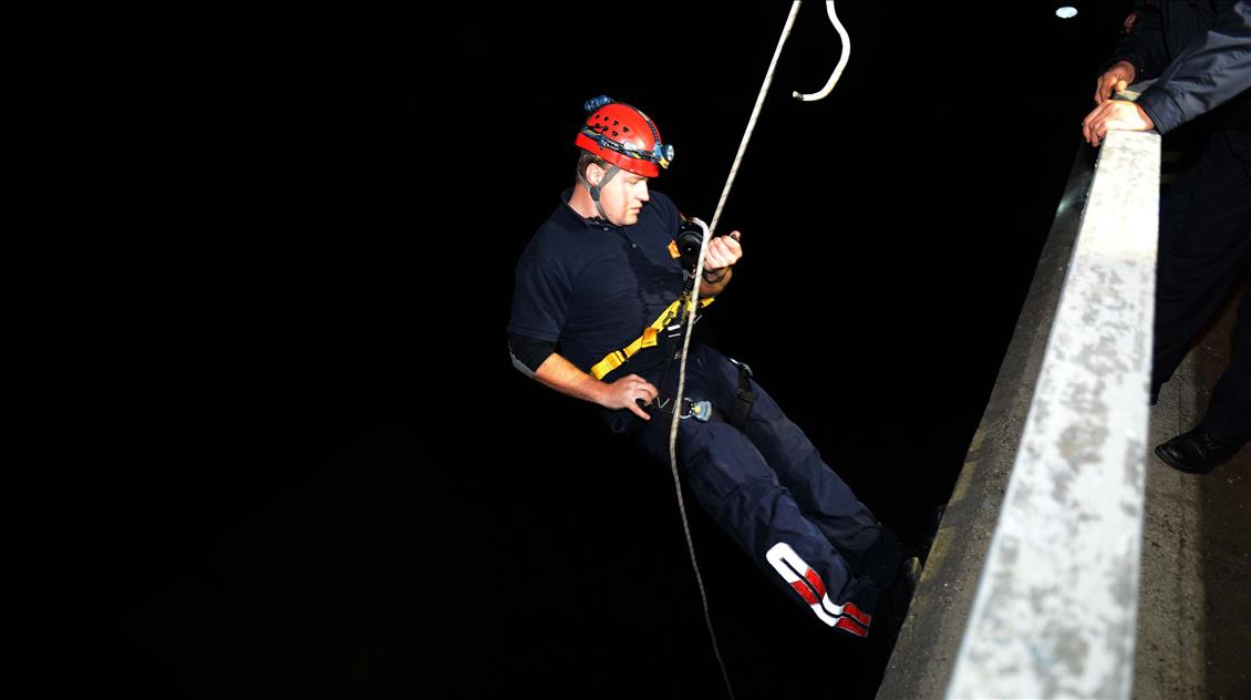 YENI YILA GOREVLERI BASINDA GIRDILER