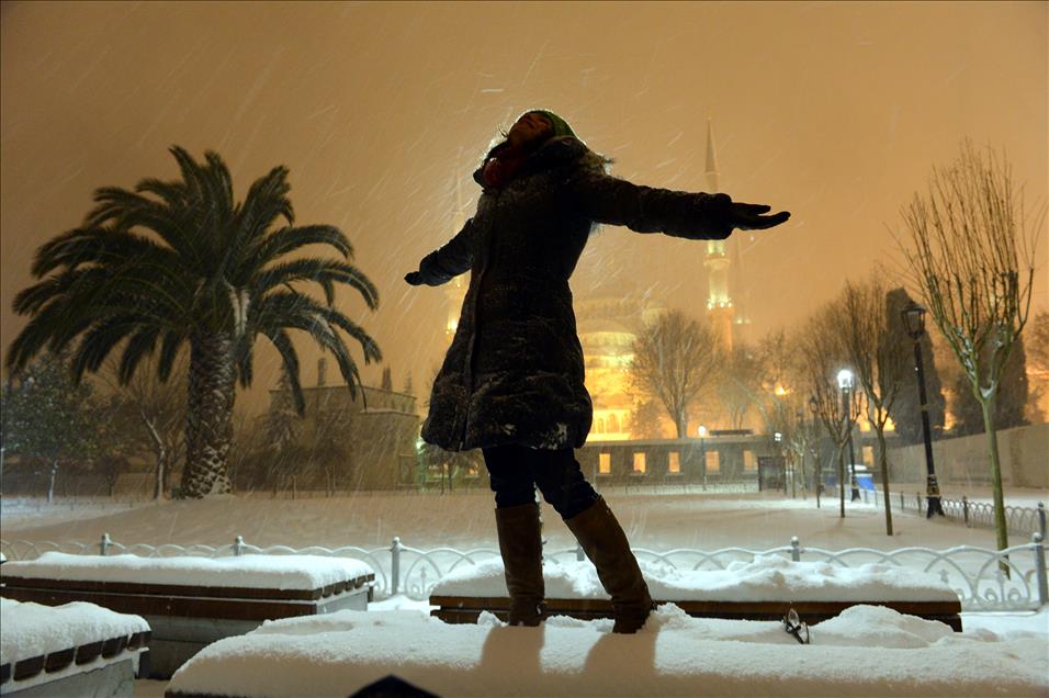 ISTANBUL'DA KAR
