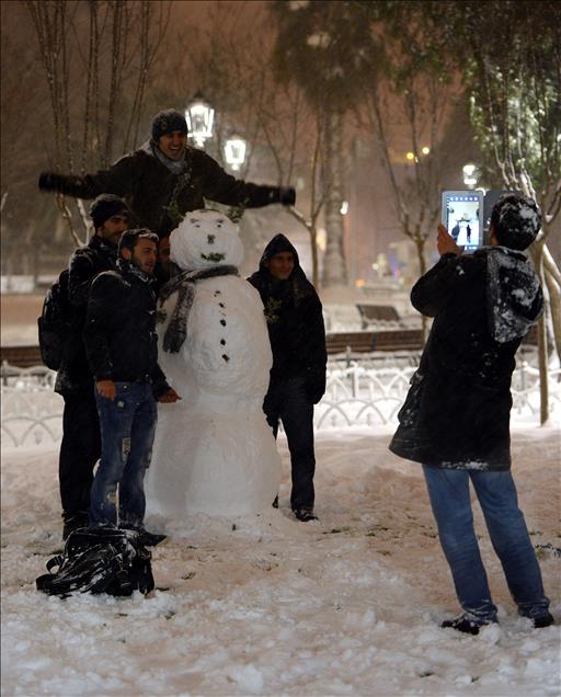 ISTANBUL'DA KAR